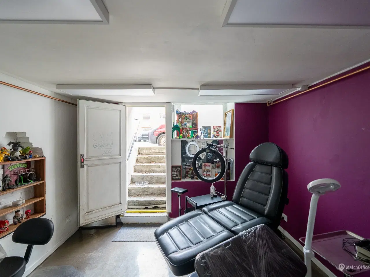 Billede 4 - SÆLGES: Regulær erhvervsandel i kælder – ideel til lager. pluklager eller hobby på Esromgade