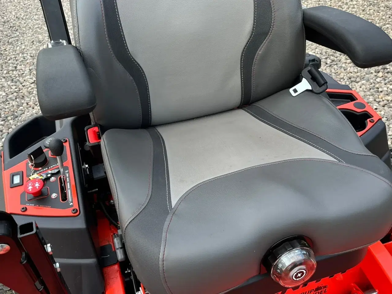 Billede 12 - Ariens Zenith 60 SD Top professionel maskine med stor 2 cylindret Kawasaki motor.