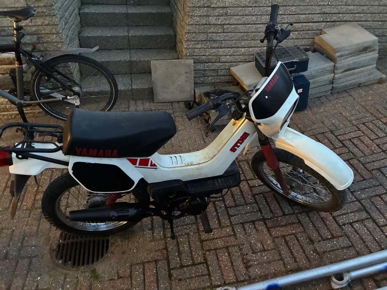 Billede 1 - Yamaha sting dansk med nr match 