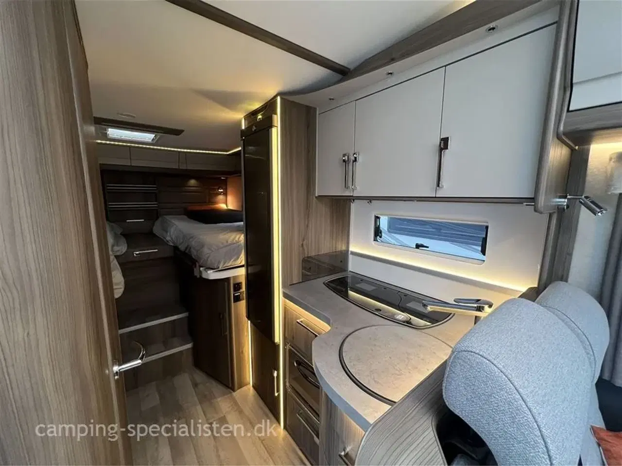 Billede 10 - 2024 - Kabe Novum X 750 LGB   Kabe Novum X 750 LGB model 2024 kun kørt 6.000 km kan nu ses hos Camping-Specialisten