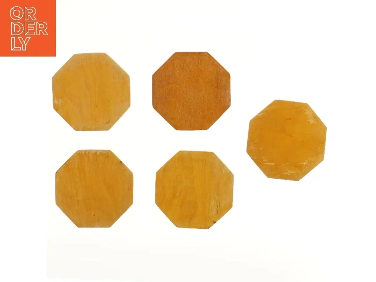 Billede 2 - Træbrikker med nordiske blomstermotiver (str. 5 stk 14x14 cm)