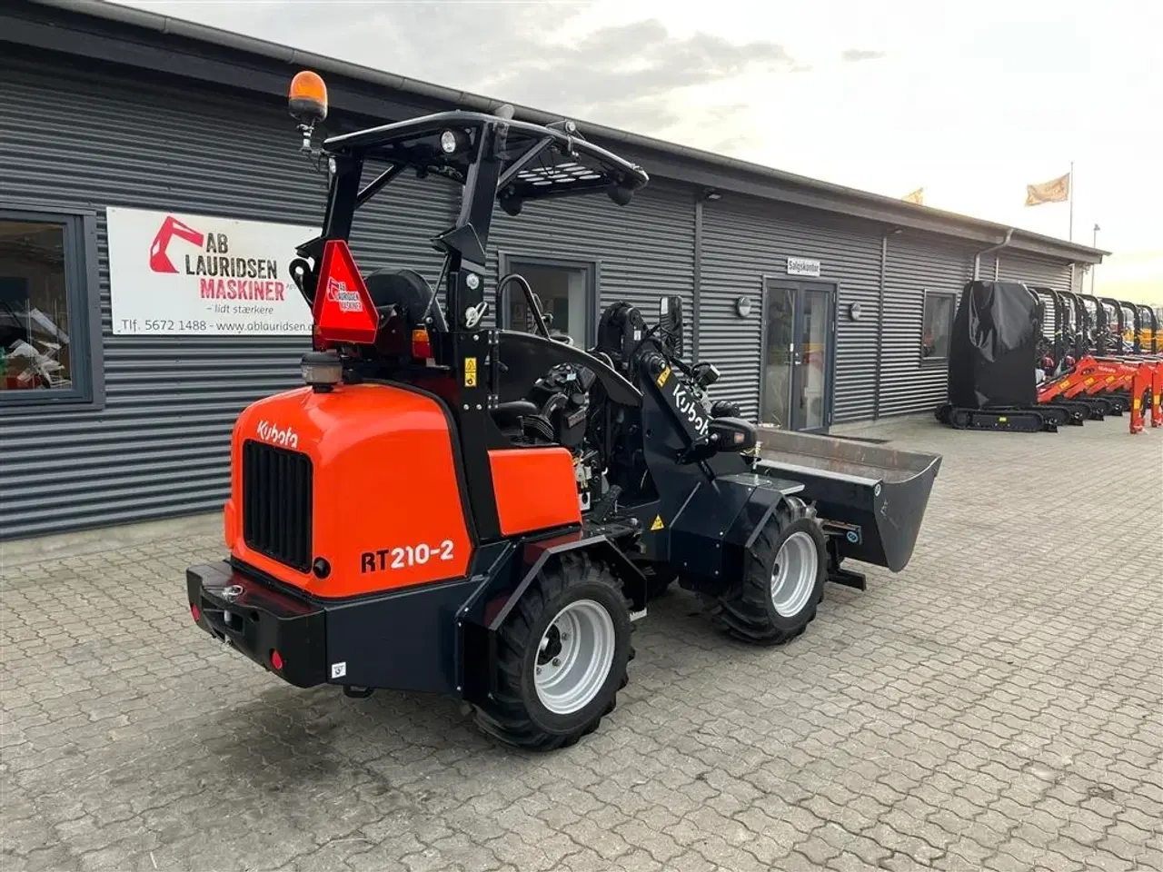 Billede 11 - Kubota RT 210 Demo maskine med skovl og gafler