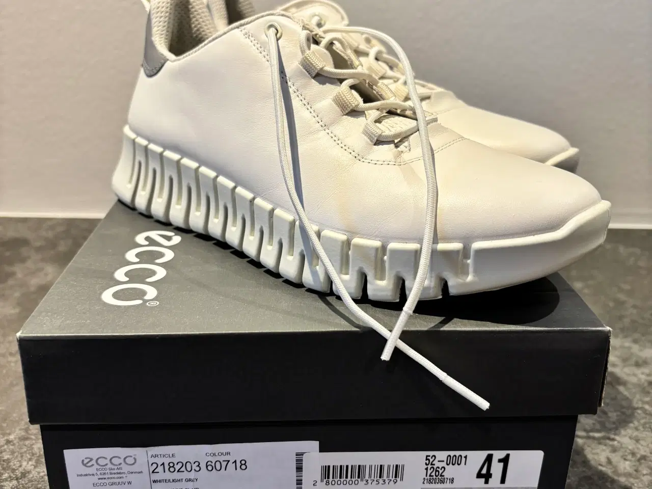 Billede 1 - Hvide sneakers - helt nye