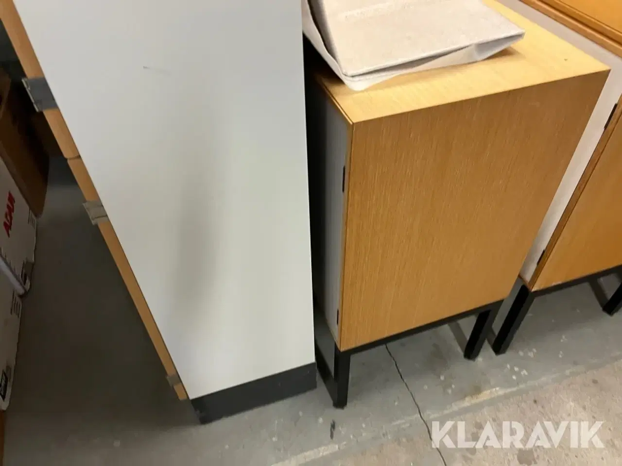 Billede 6 - Skabe med glaslåger 6 styk