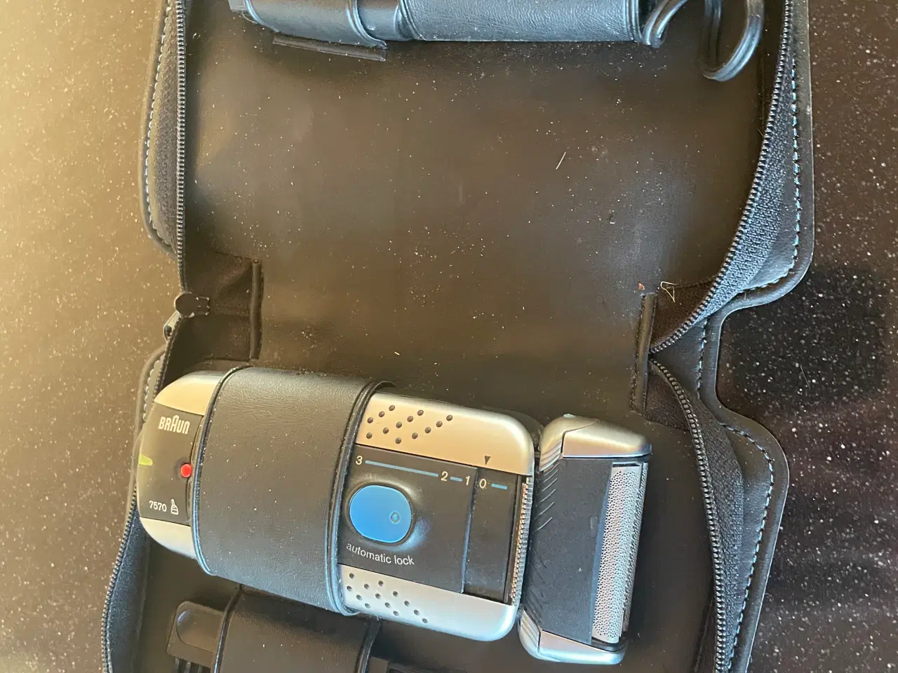 Billede 2 - Super fin og velholdt Braun 7570 barbermaskine 