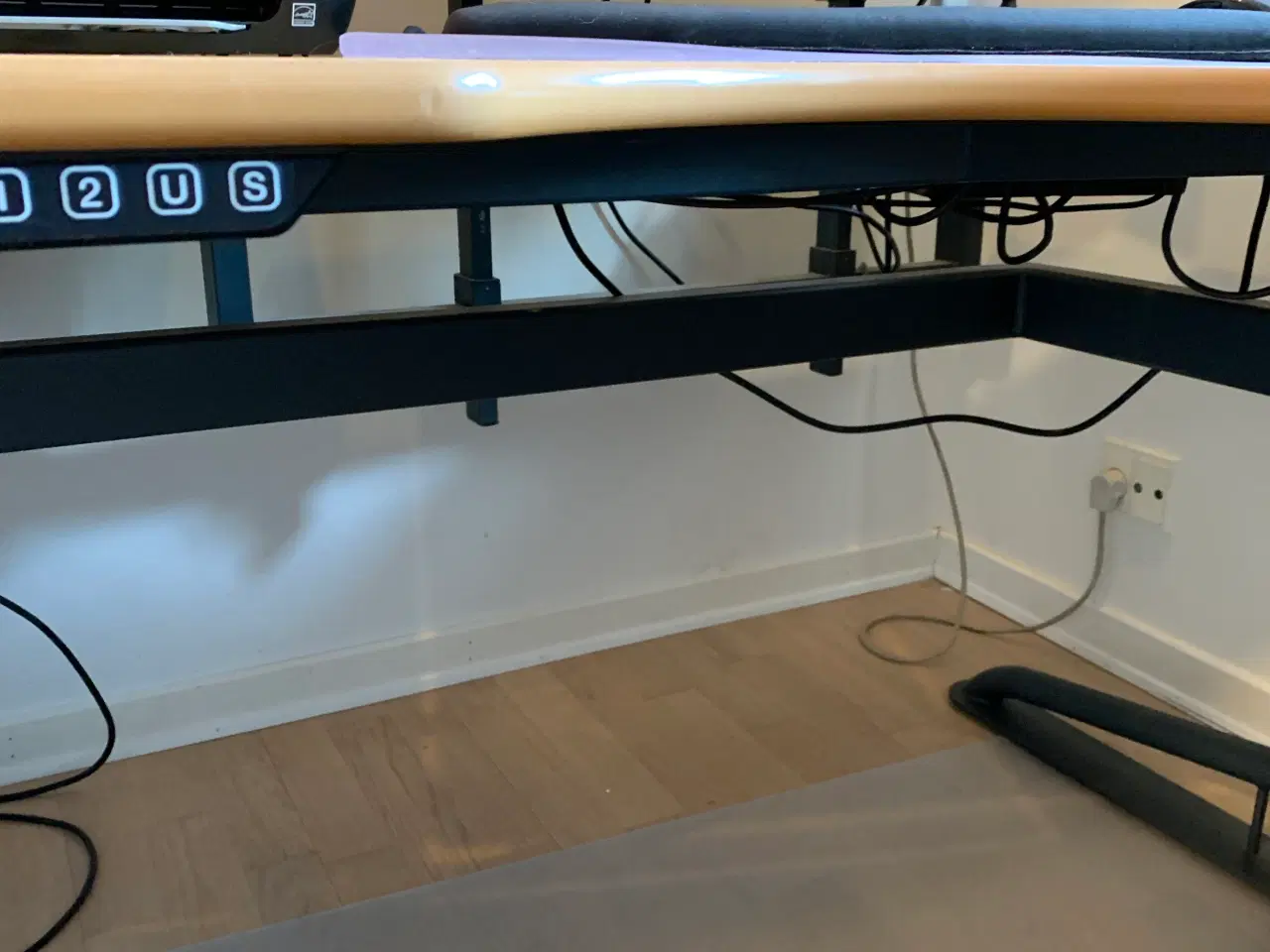 Billede 7 - Hæve/sænkebord med mange muligheder