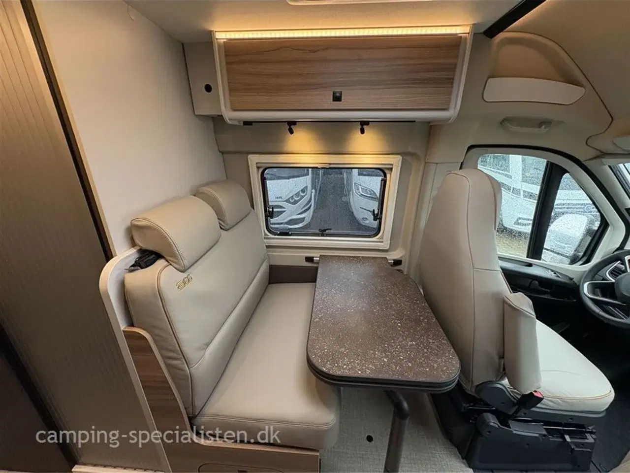 Billede 8 - 2026 - Bürstner B66 C 600 m. automatgear   NYHED! Bürstner B66 C 600 2026 - kampagne model  Aut gear 140 HK kan ses hos Camping-Specialisten.dk