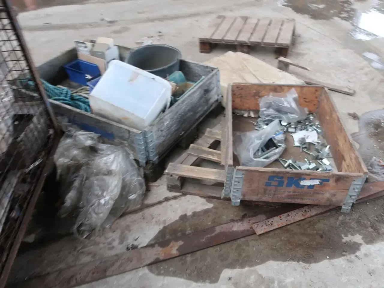 Billede 28 - Div. Paller, pallerammer, reservedele, varelager m.m.