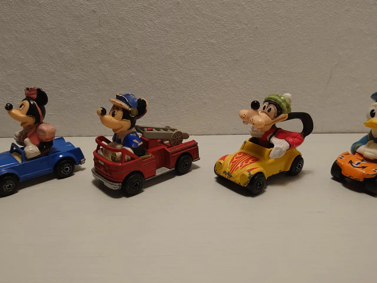 Billede 1 - 4stk Matchbox Disney biler fra 1979. Nr 1,2,3 og 4