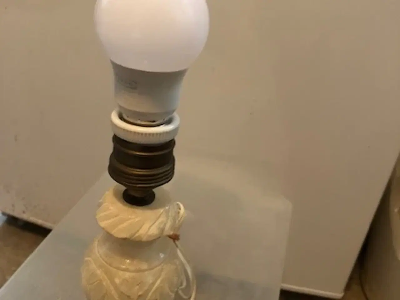 Billede 1 - Lampe m/skærm, materiale: Alabast retro 