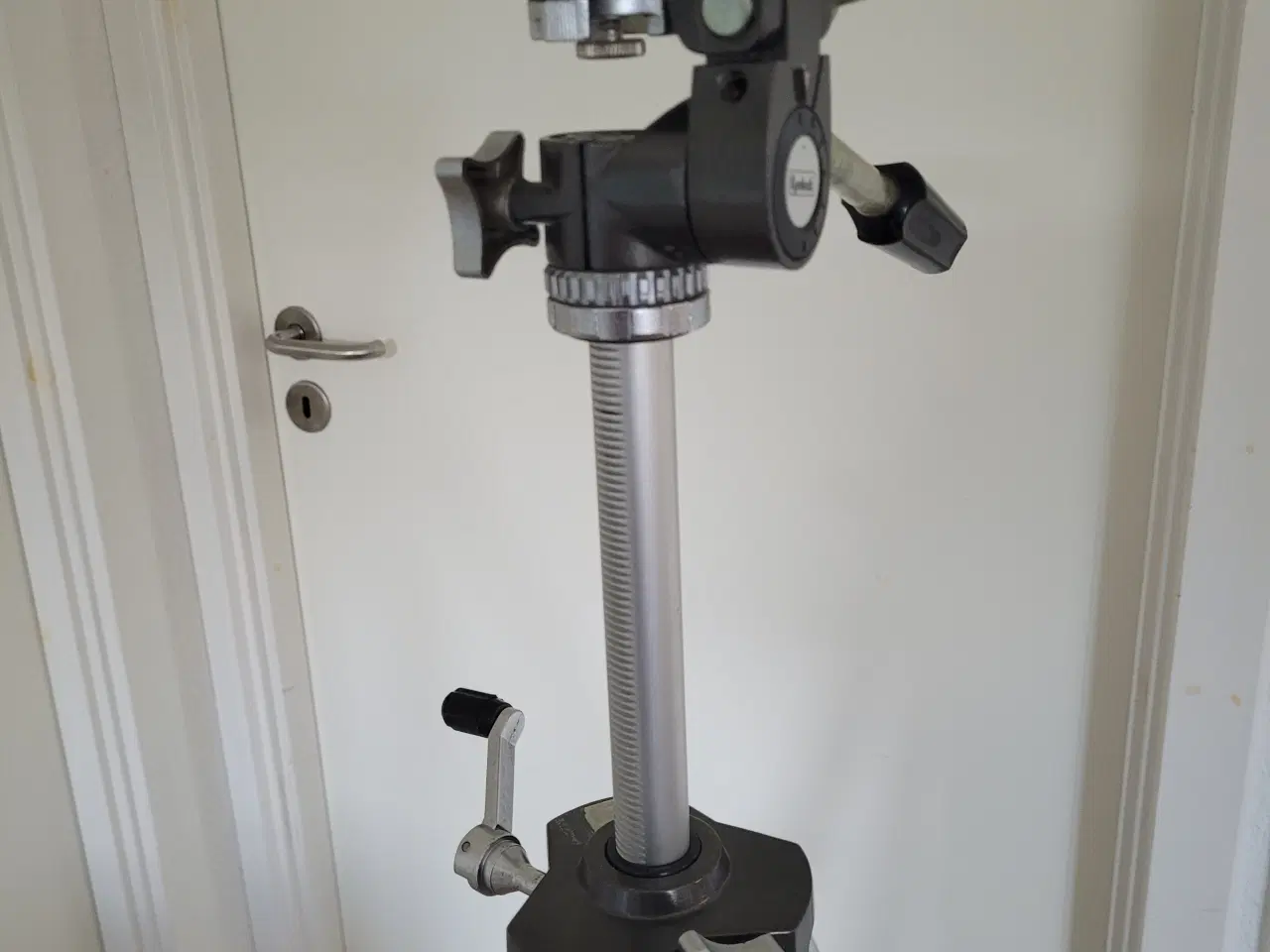 Billede 2 - Godt Fotostativ for en begynder.