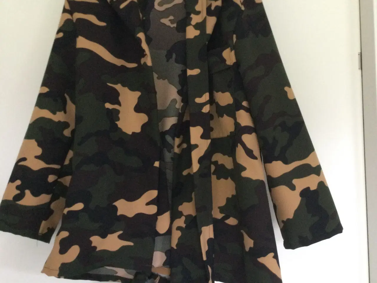 Billede 3 - Soldat børnekostume camouflage sæt str. 128 cm.