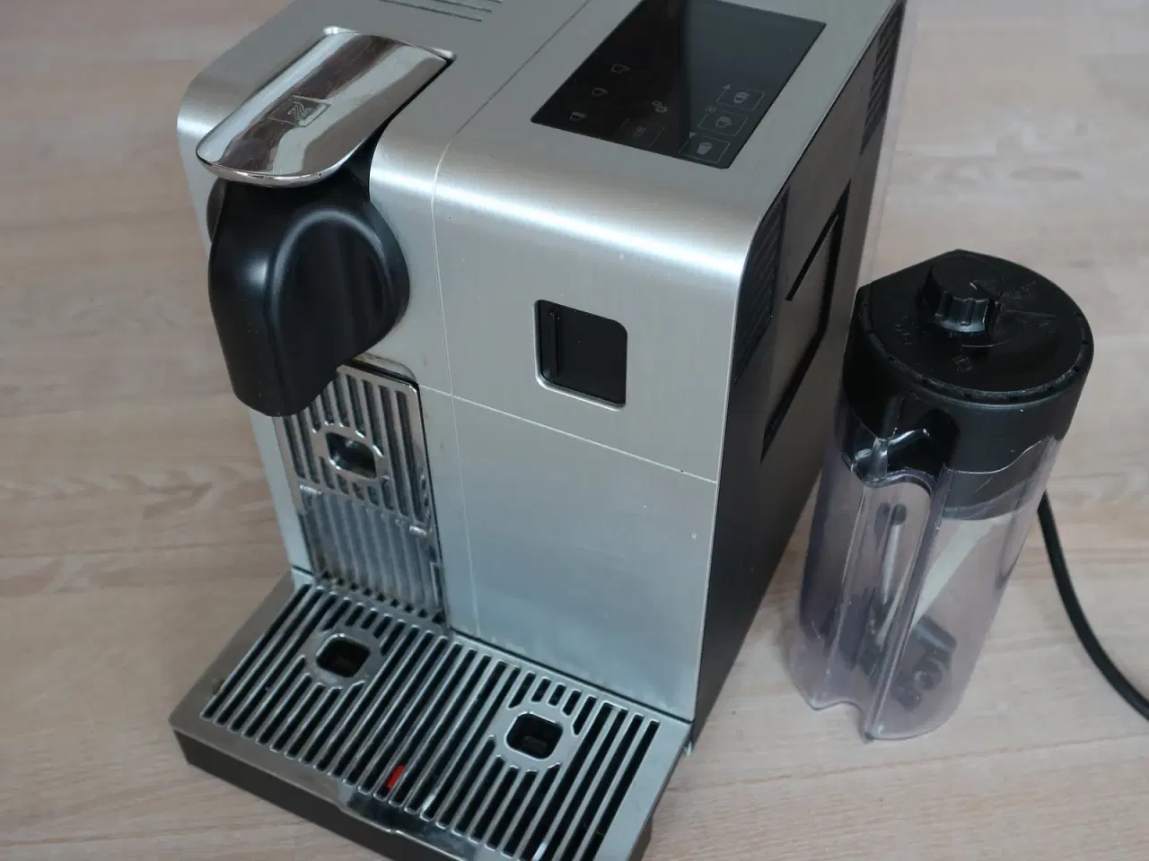 Billede 2 - NESPRESSO®-maskine, De'Longhi Latissima Pro