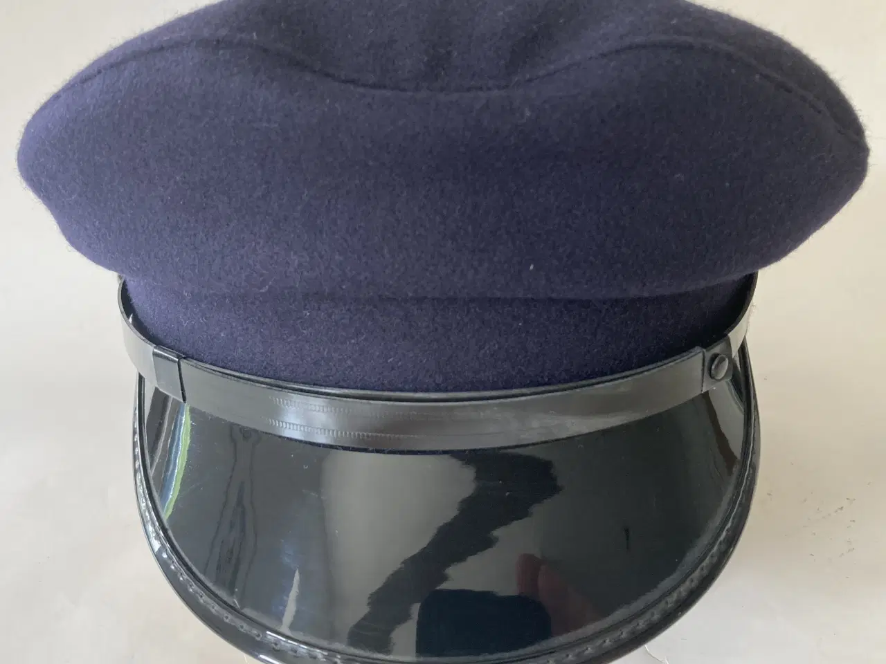 Billede 1 - Ubrugt kasket str. 59 uden front emblem