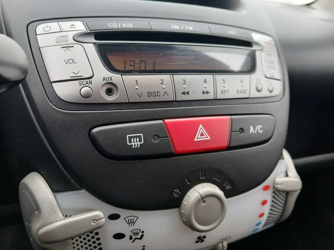 Billede 7 - Peugeot 107  Air-con. Nysynet 