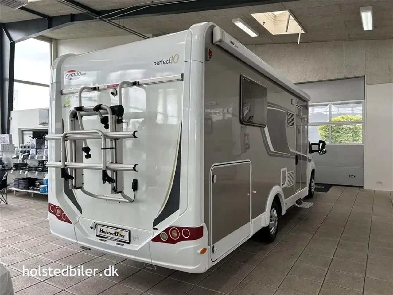 Billede 4 - 2017 - Carado T 449 Perfect 10   Automatgear, queensbed og udstyr.