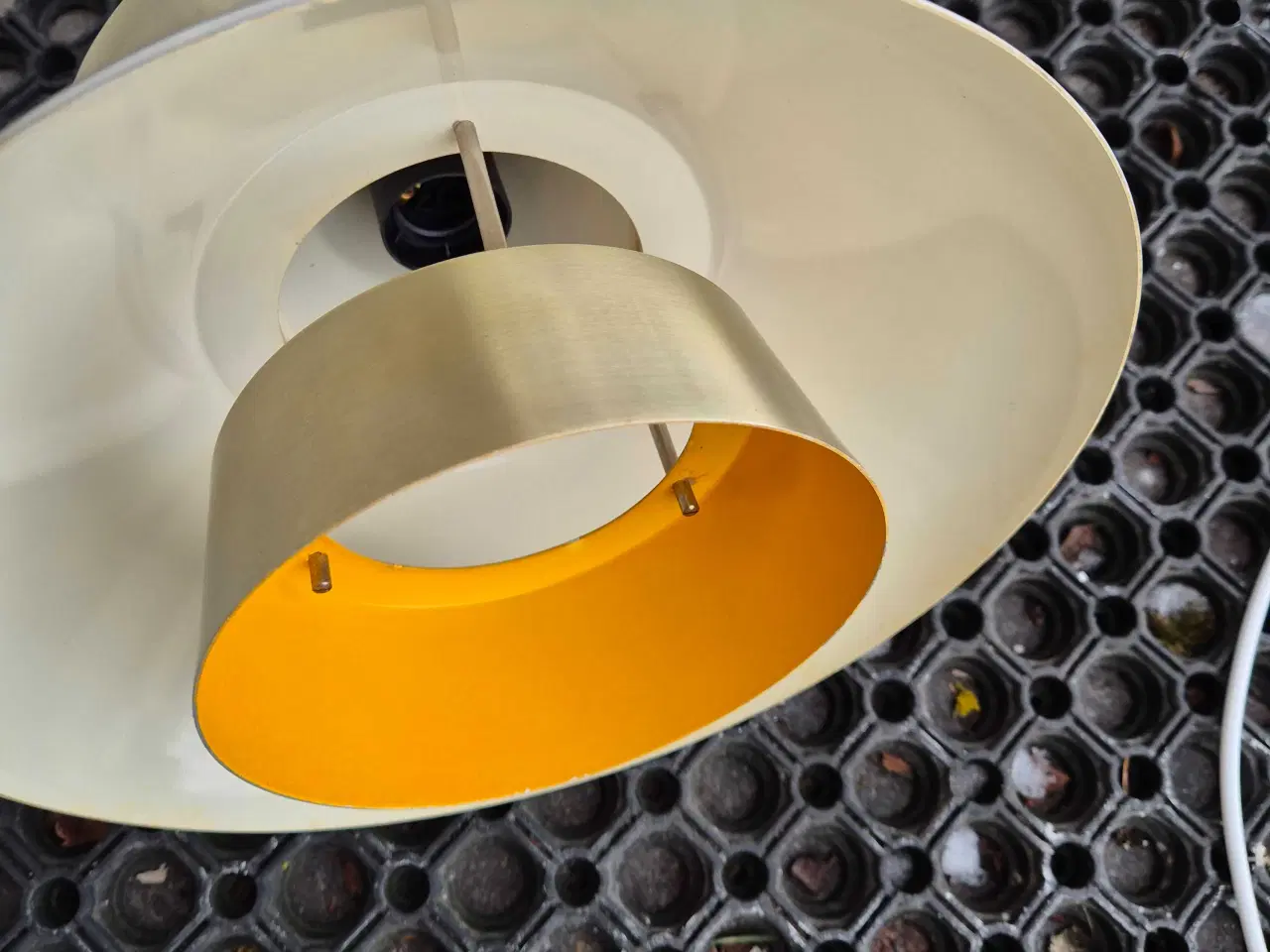 Billede 16 - Messinglampe med karrygul kontrastfarve