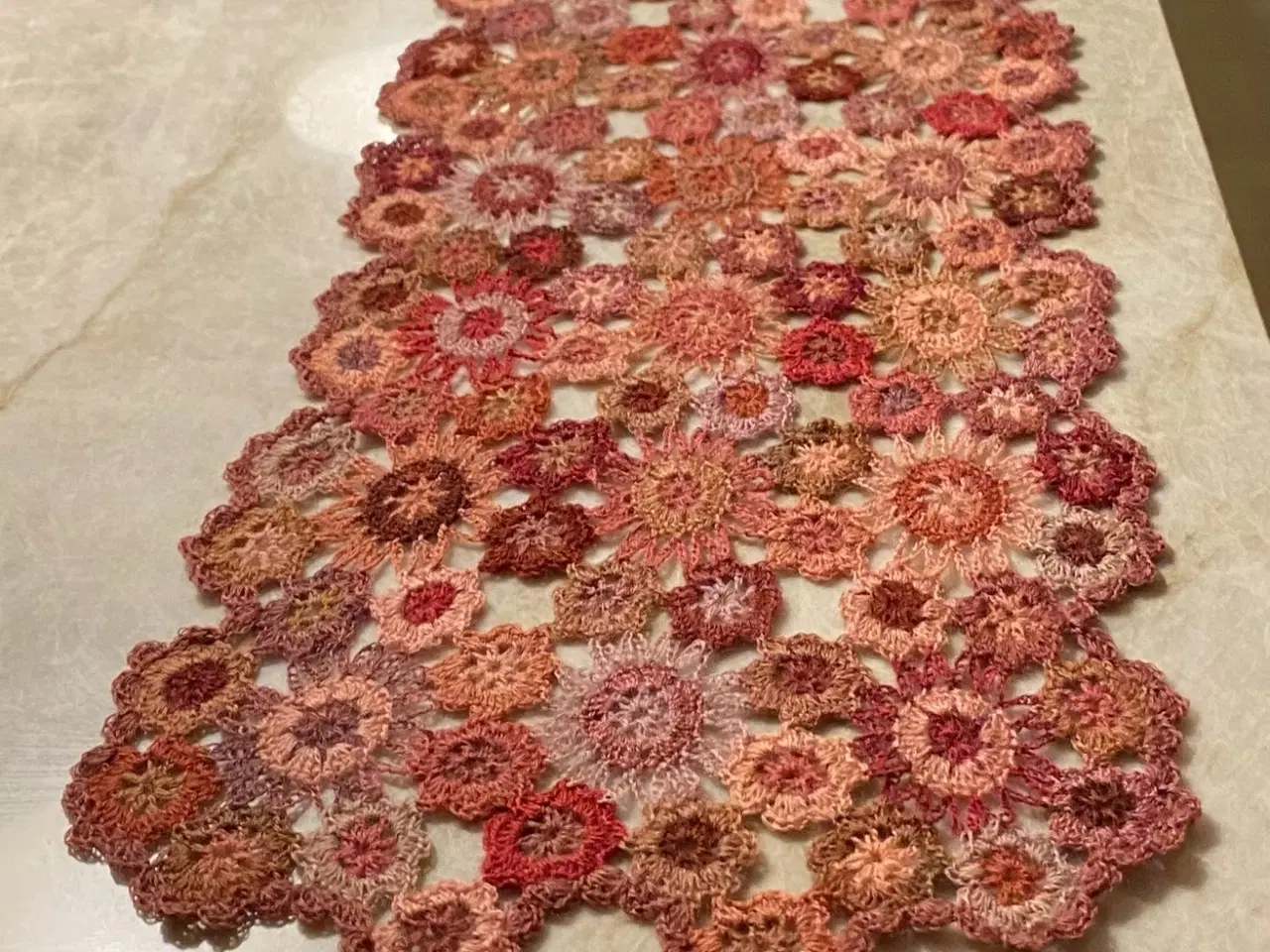 Billede 11 - Strikket Sophie scarf i plantefarvet garn 