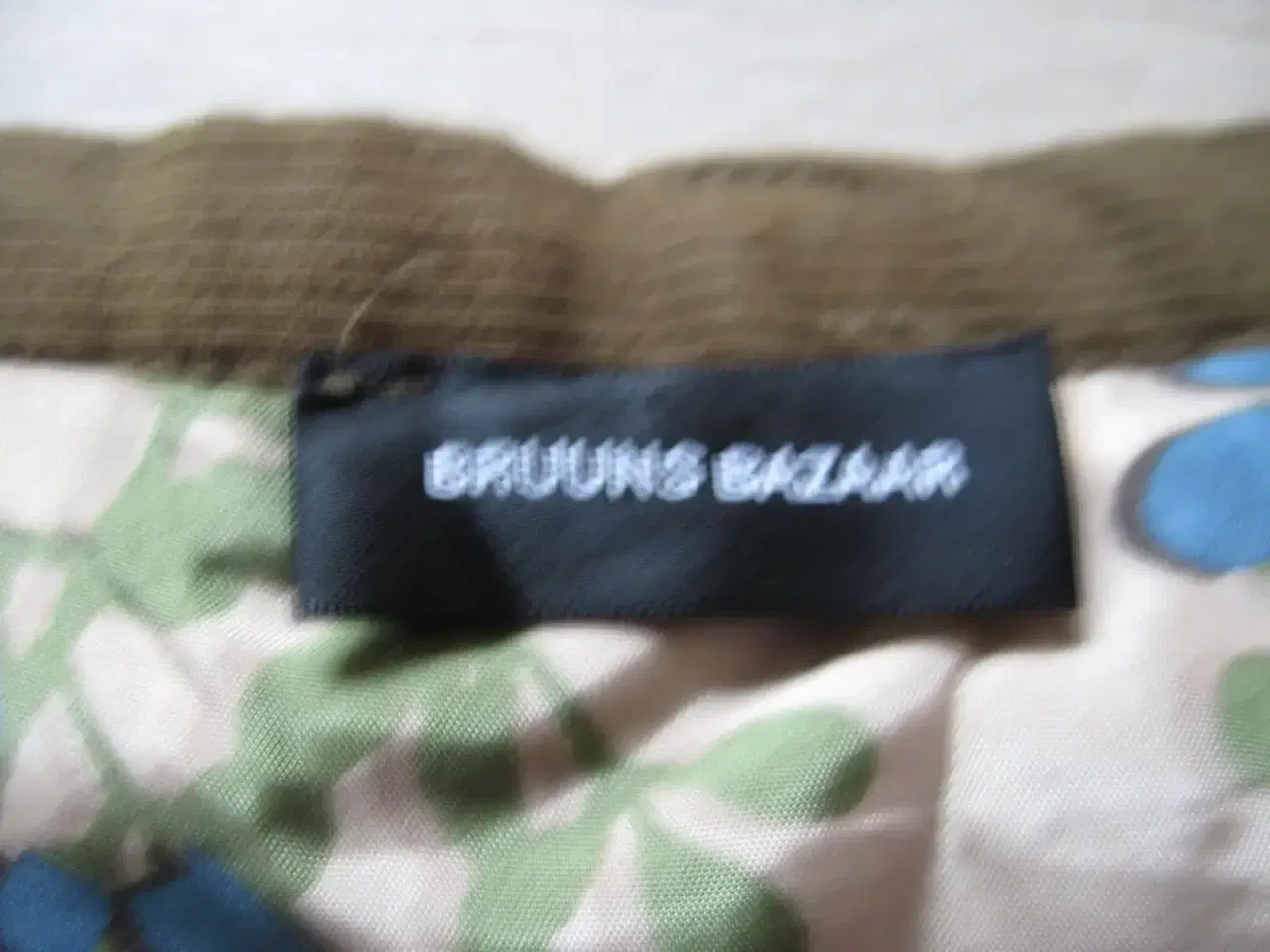 Billede 4 - Bruuns Bazaar nederdel str L