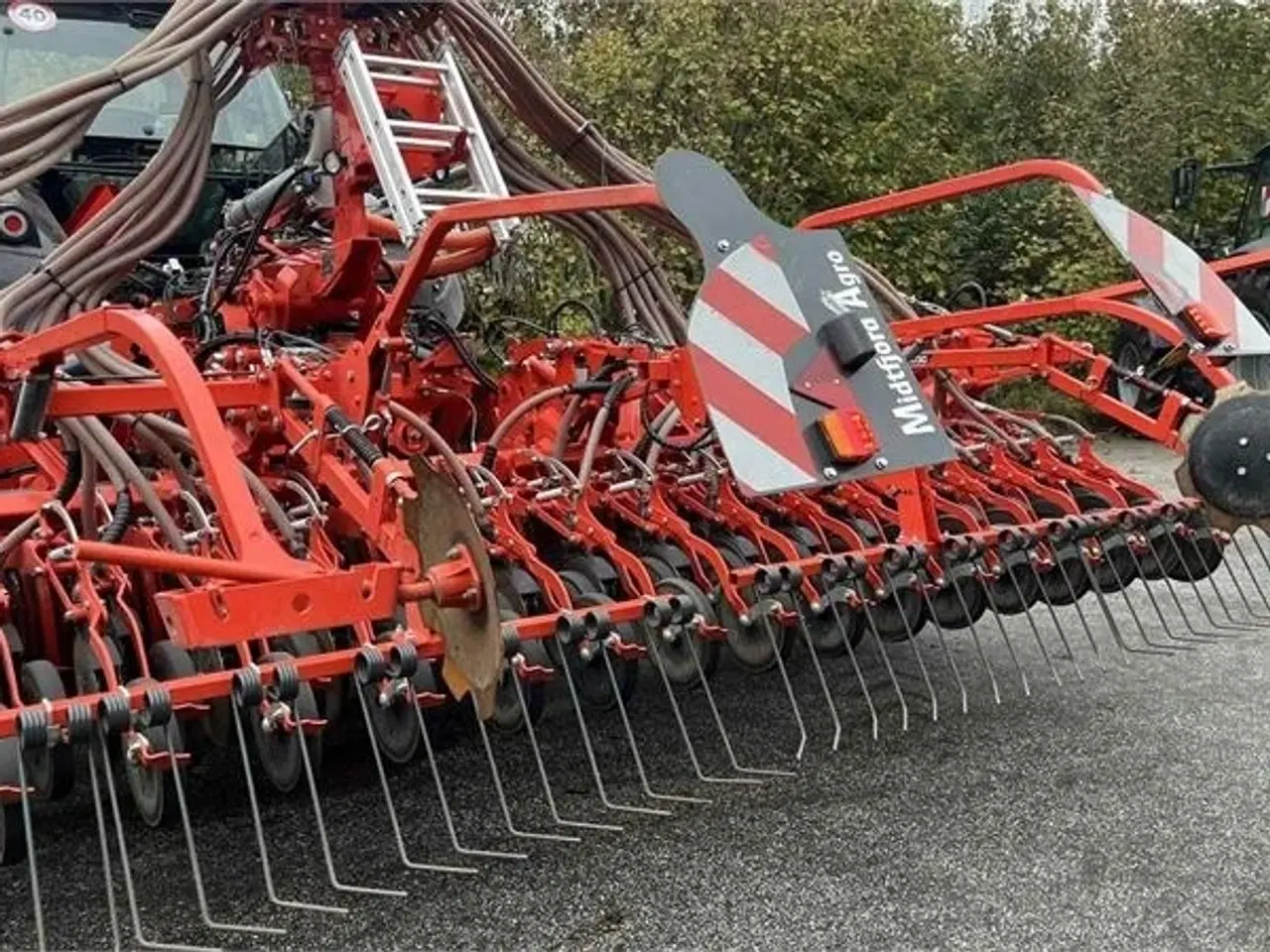 Billede 7 - Kuhn HR6040 med såmaskine  Med dobbelt kammer fronttank