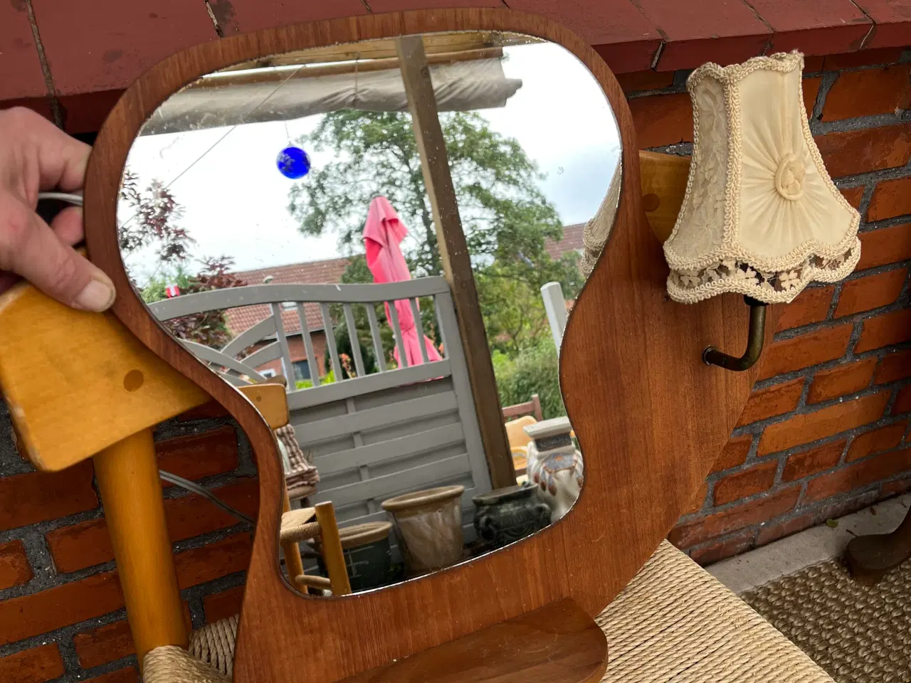 Billede 2 - Spejl med teaktræs ramme, hylde og lampe