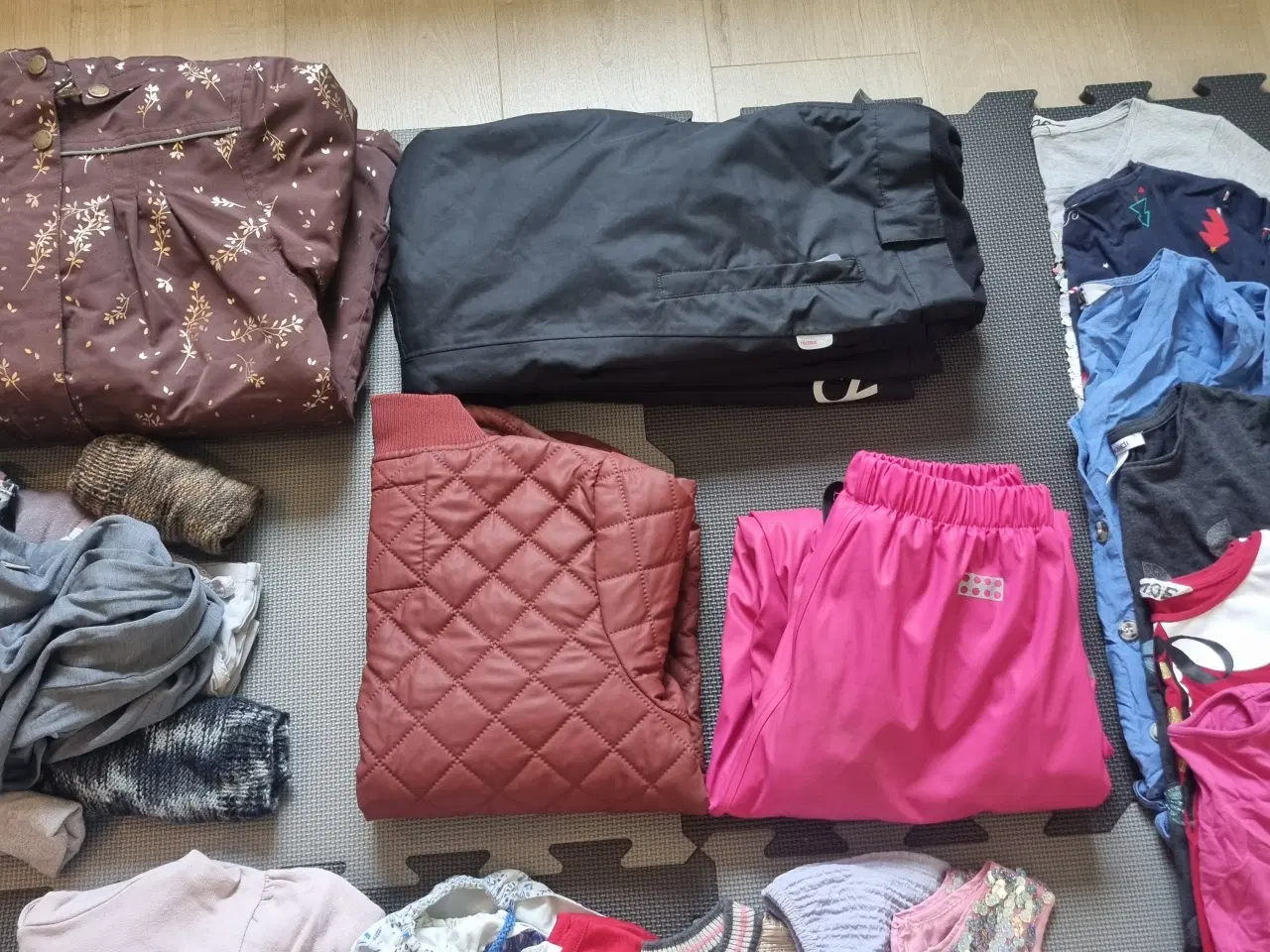 Billede 4 - Stor pige-tøjpakke i str. 134/140