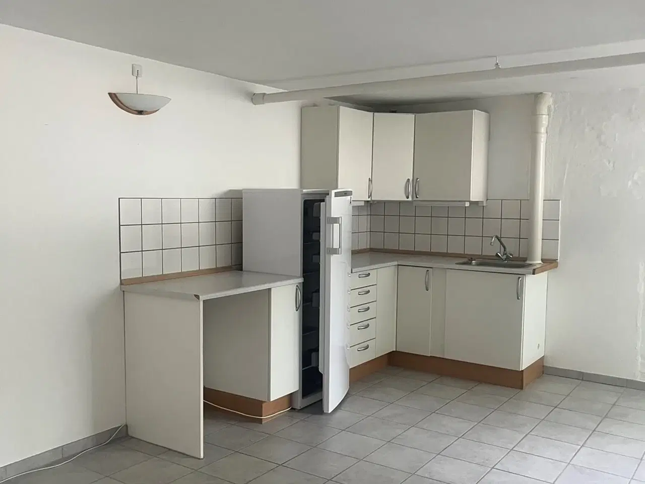 Billede 3 - Rummeligt lager i Rødovre