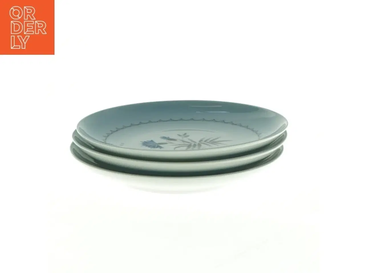 Billede 2 - Porcelænstallerkener med blomstermotiv, Blå kornblomst, Demeter fra Bing Og Grøndahl (str. Diameter 15,5 cm)