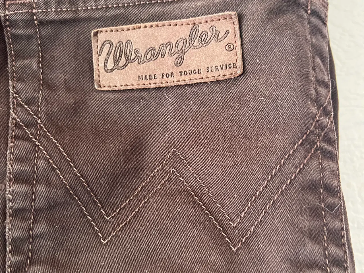Billede 8 - Brune Wrangler Jeans. Model Texas. (W34/L34)