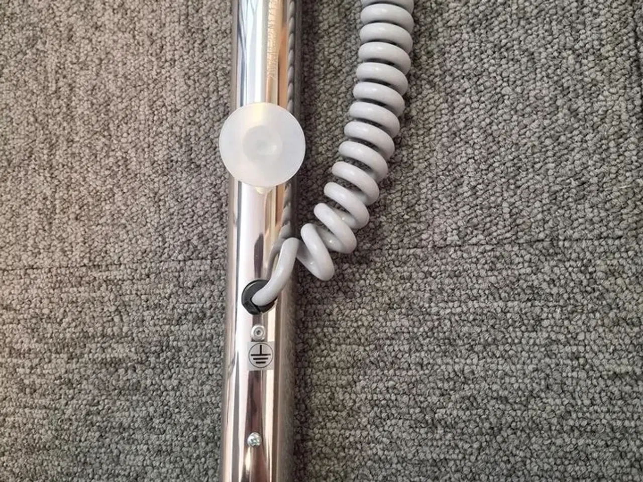 Billede 4 - Enkel rør håndklædetørrer med stikkontakt  STRØMBERG