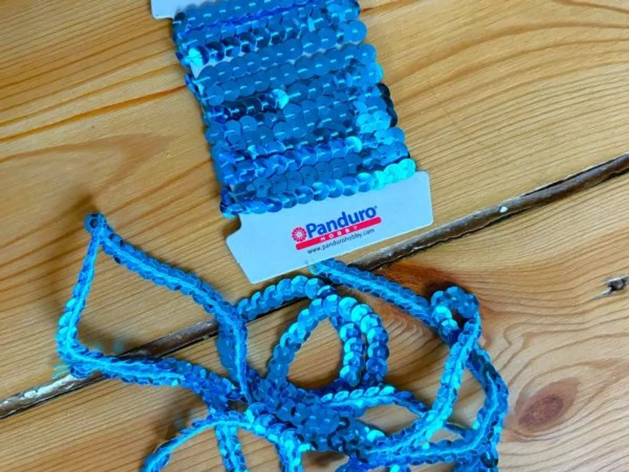 Billede 2 - Turkis pailletbånd