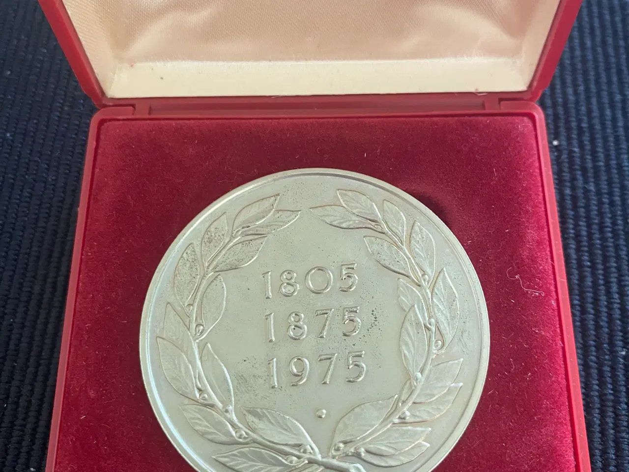 Billede 1 - H C Andersen 100 års medalje