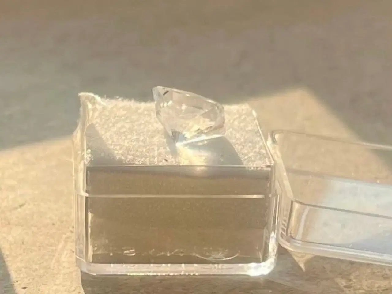 Billede 3 - Sjælden pollucit - 5,55 ct - med certifikat 
