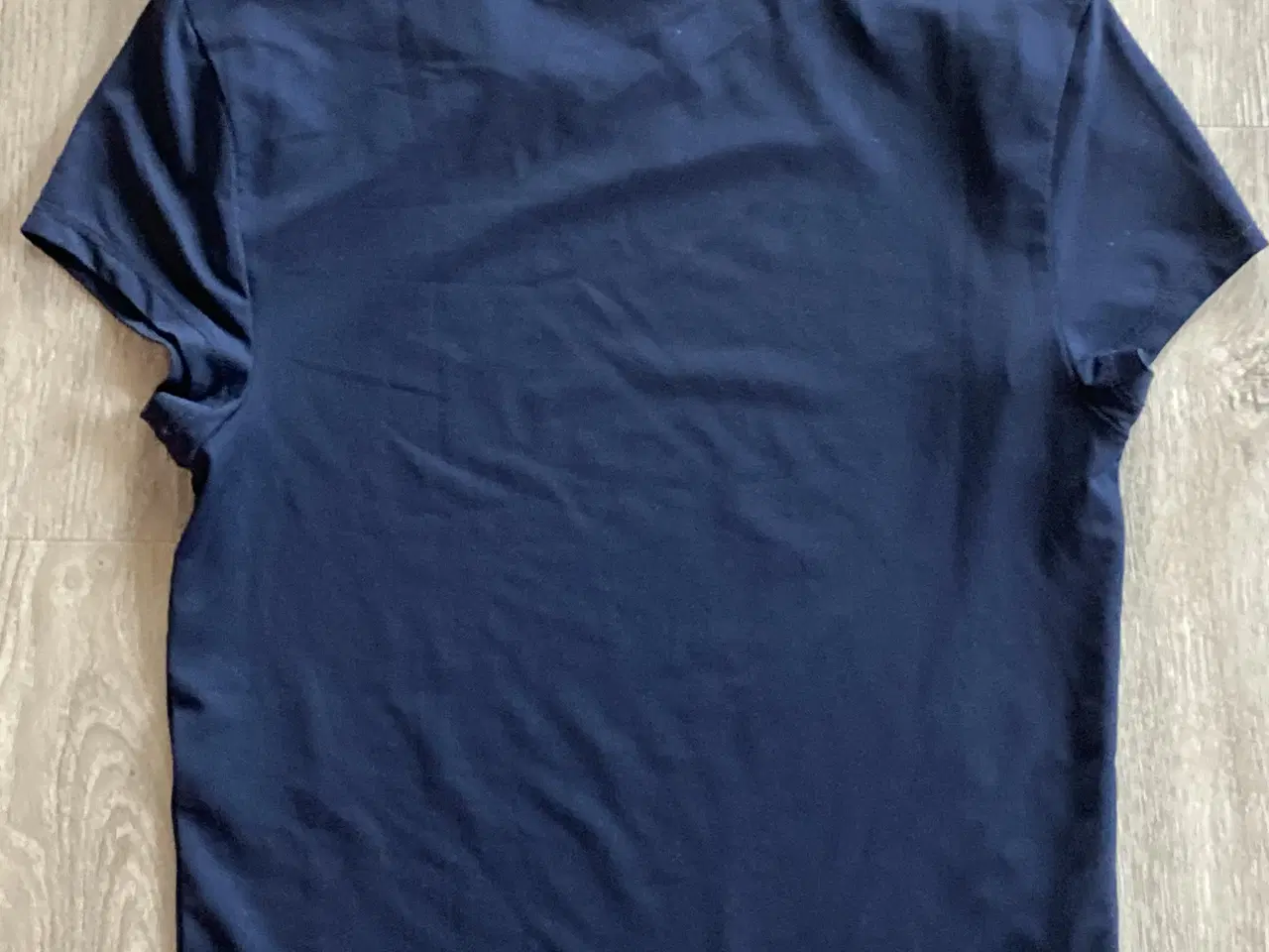 Billede 2 - Blå T-shirt i str. S