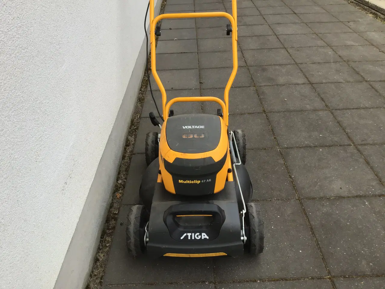 Billede 1 - Plæneklipper