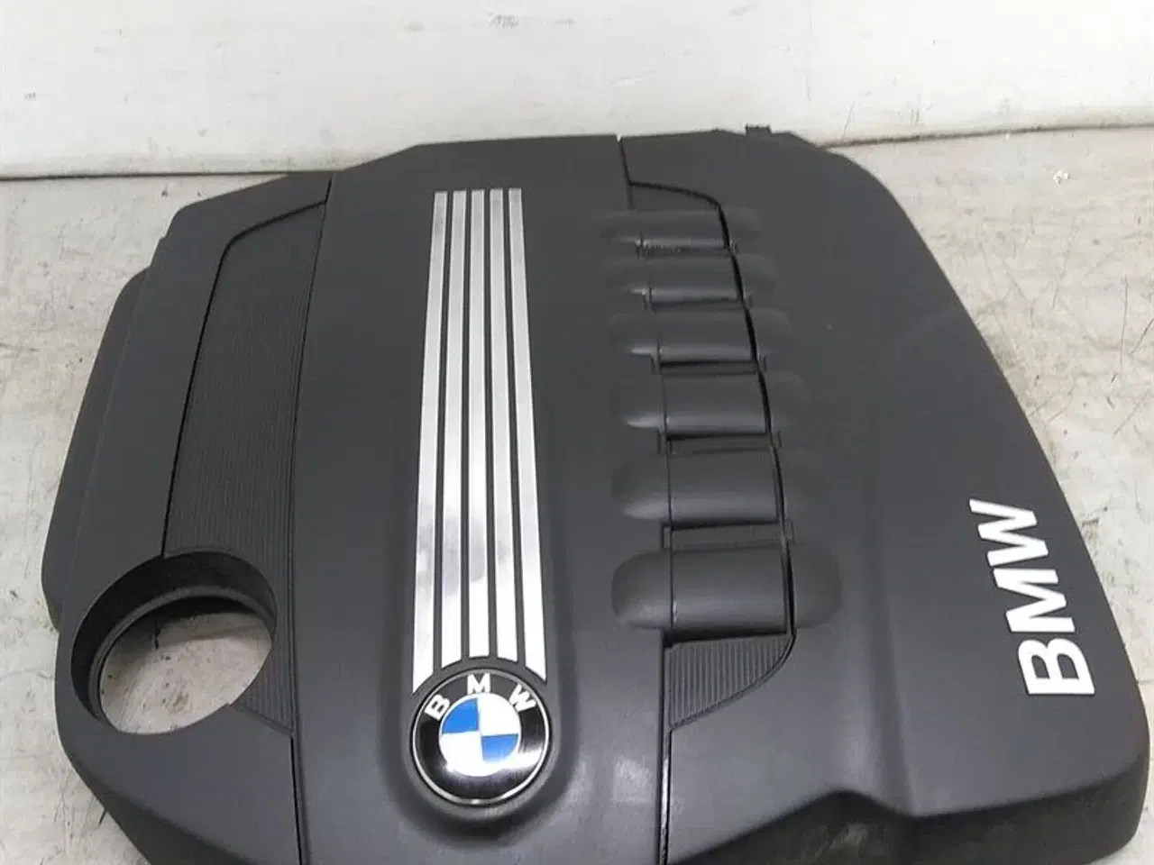 Billede 2 - Afdækning plast over motor/ventildæksel B11147800064 BMW E92 E93 E90LCI E91LCI E92LCI E93LCI