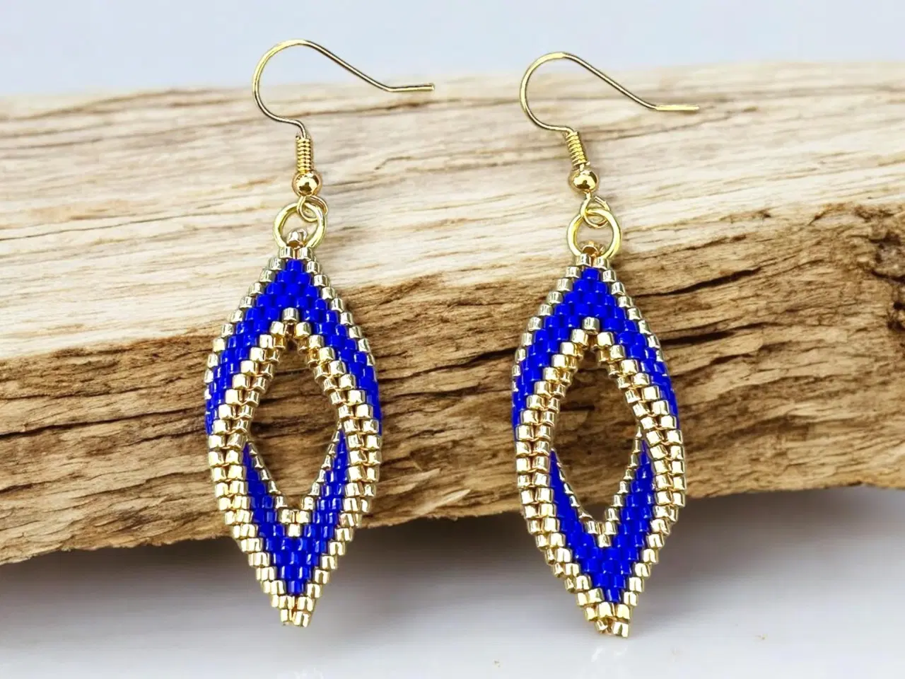 Billede 1 - Håndlavede perle øreringe