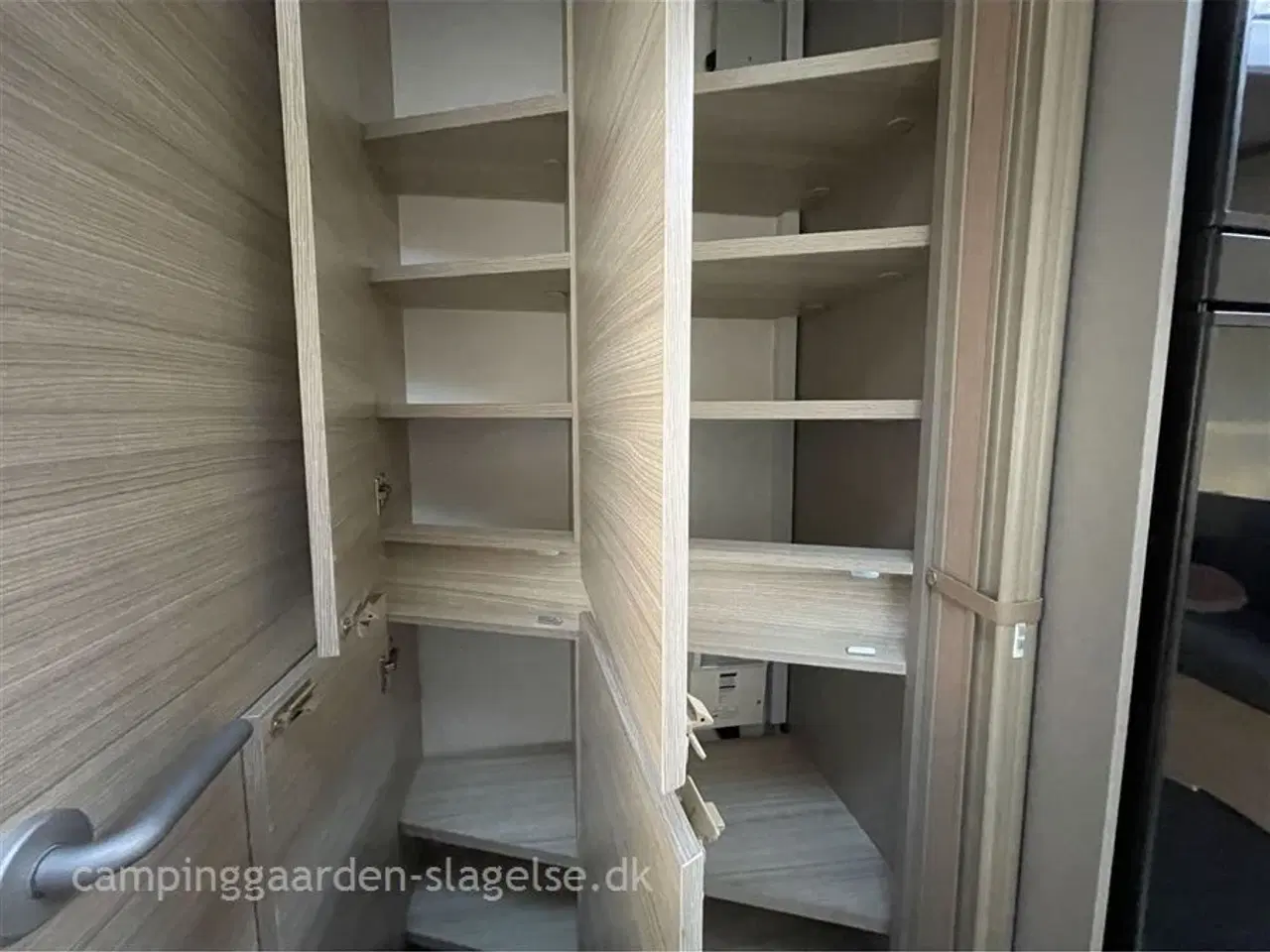 Billede 7 - 2022 - Adria Altea 402 PH Adria Altea 402 – kompakt campingvogn med dobbeltseng