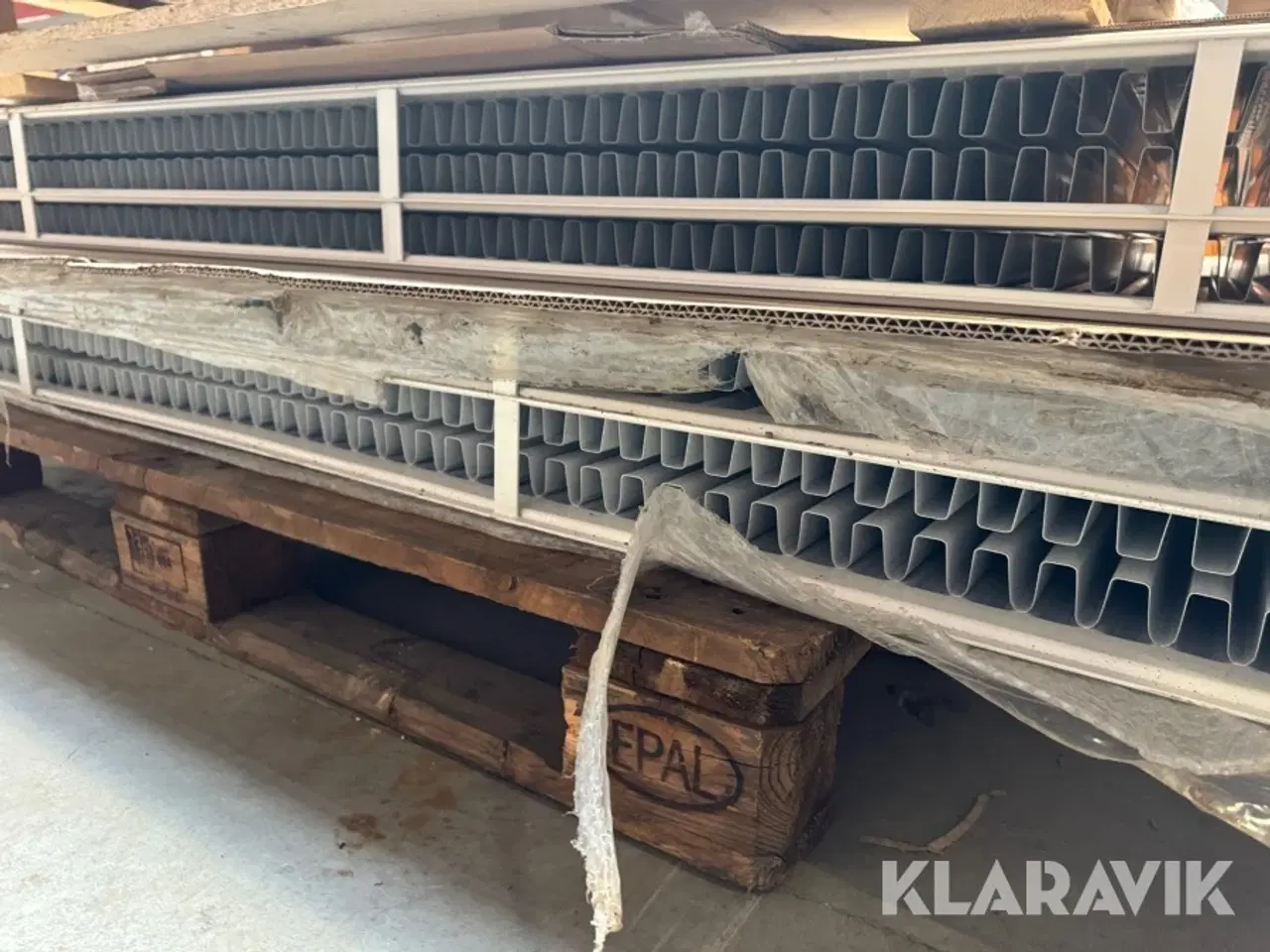 Billede 12 - Radiatorer og konvektor 3 styks og riste