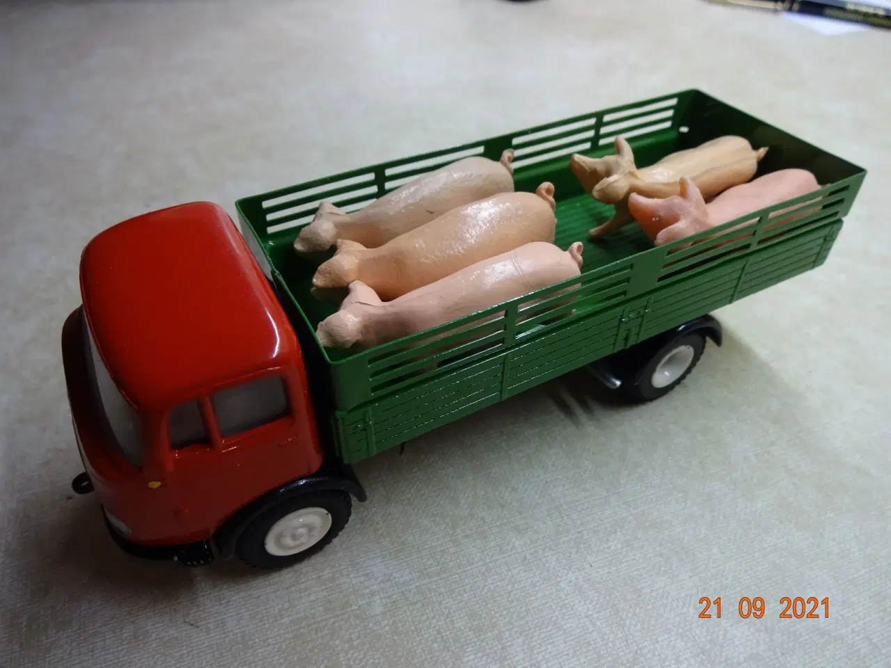 Billede 2 - Tekno grise til Mercedes grisebil