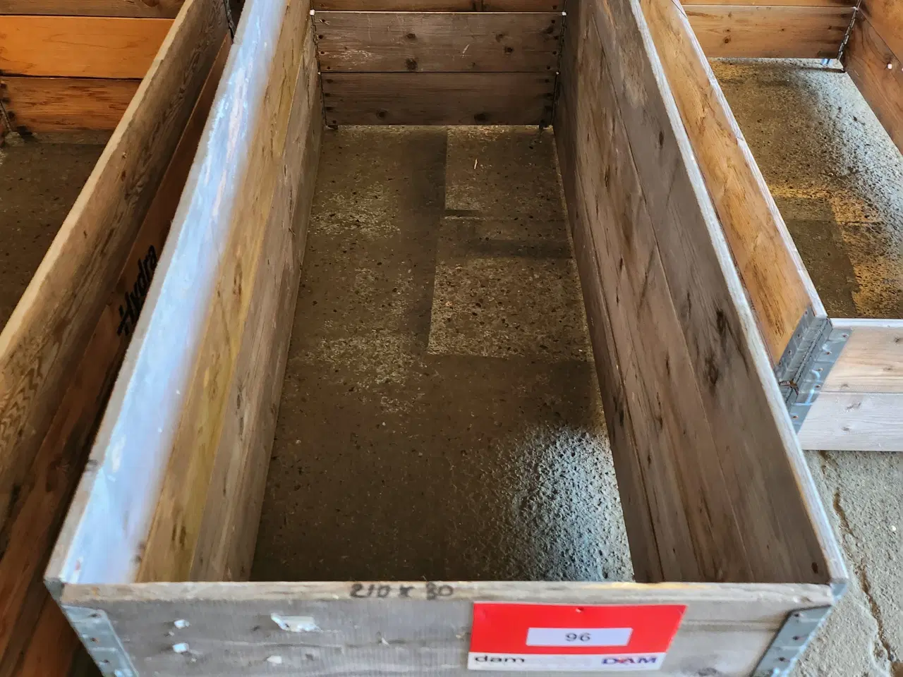 Billede 4 - højbed lavet af store pallerammer