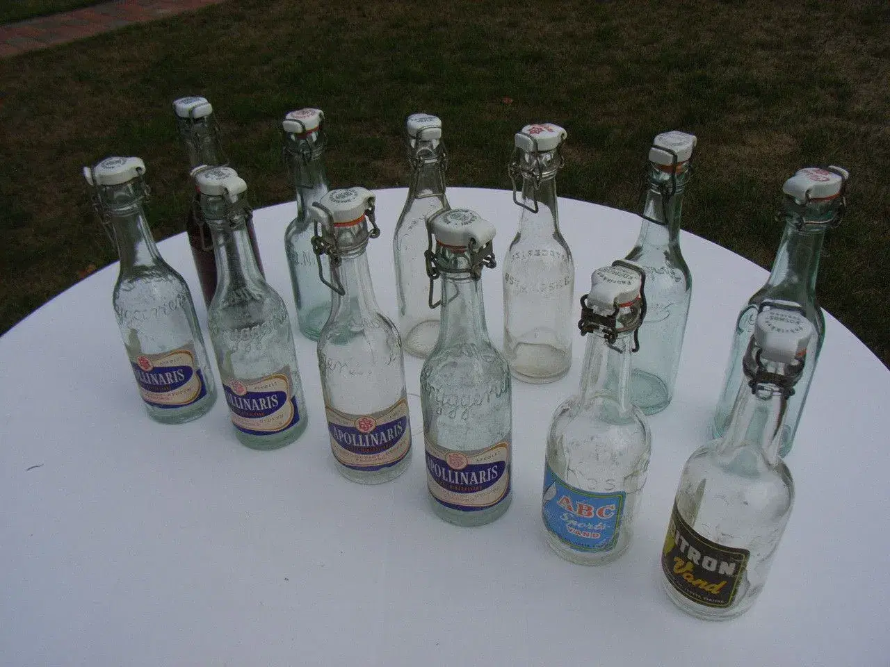 Billede 3 - gamle sodavandsflasker med kasse