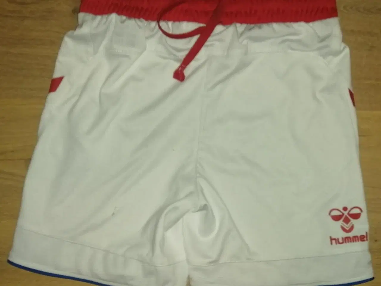 Billede 2 - DET DANSKE LANDSHOLD, SHORTS, STR. 7/8 ÅR