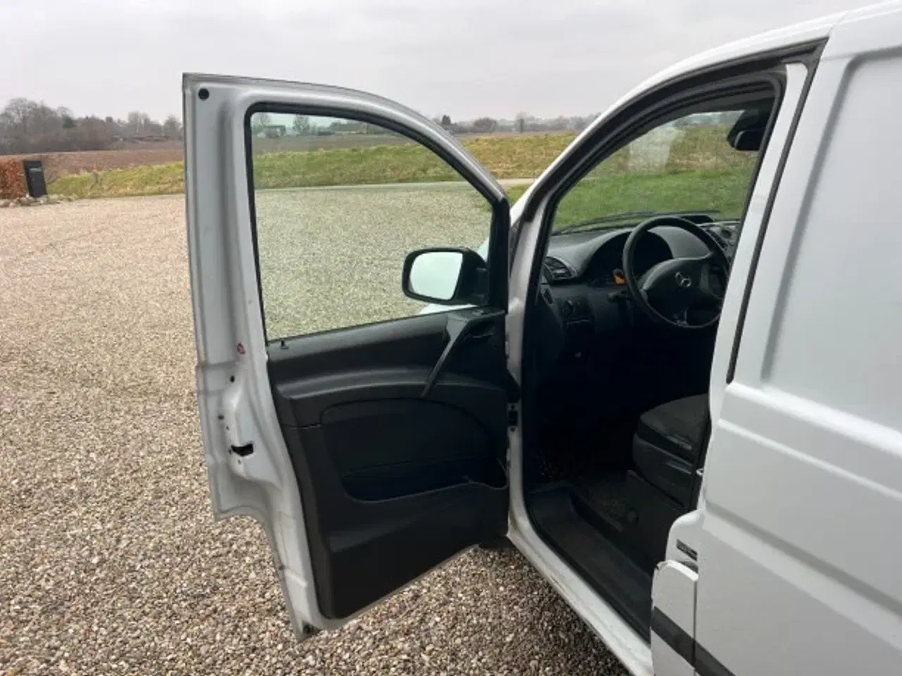 Billede 14 - Mercedes-benz Vito 113 langmodel - Kassevogn / Varebil