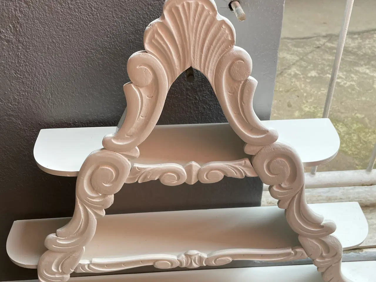 Billede 2 - Flot Amagerhylde i hvid