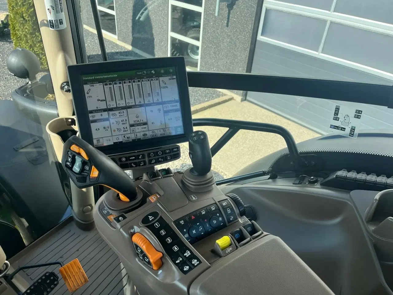 Billede 3 - John Deere 6195R Ultimate Edition, CommandPro, Meget velholdt traktor