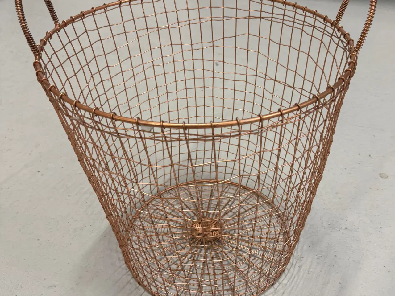 Billede 1 - Wire-kurv i en skinnende messingfinish