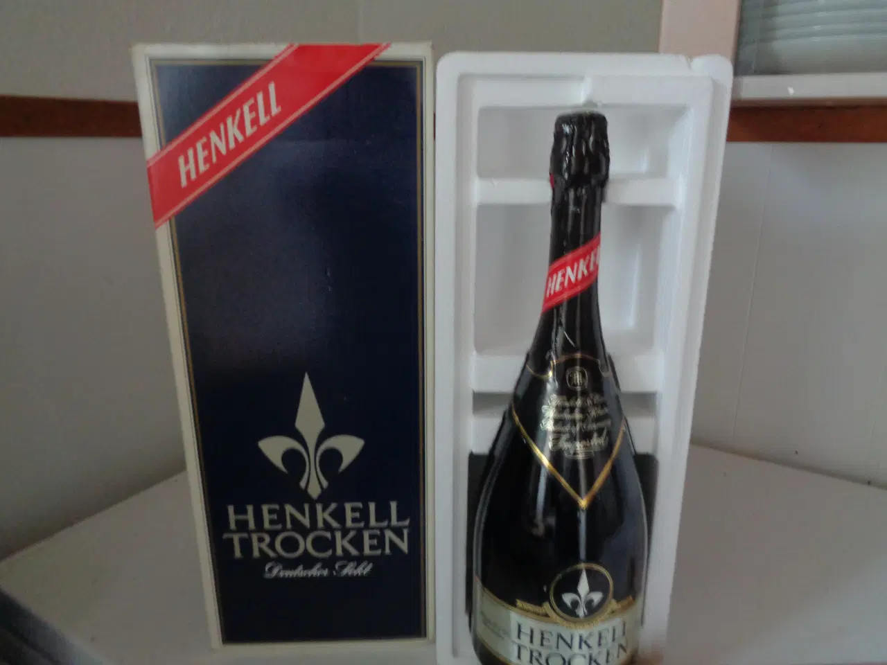 Billede 1 - Champagne 1,5 L I .Original emballage 