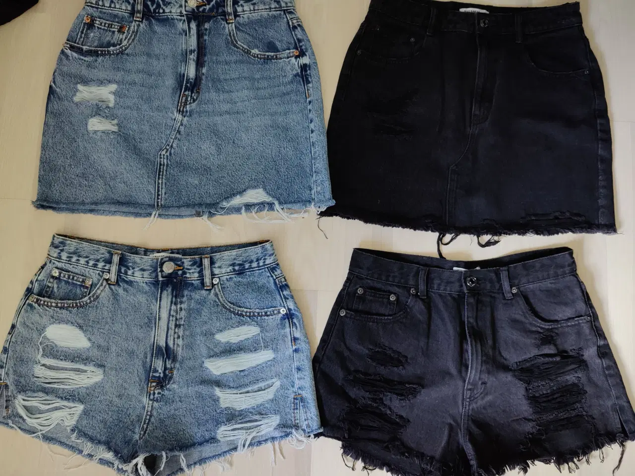 Billede 1 - Demin shorts/ nederdel