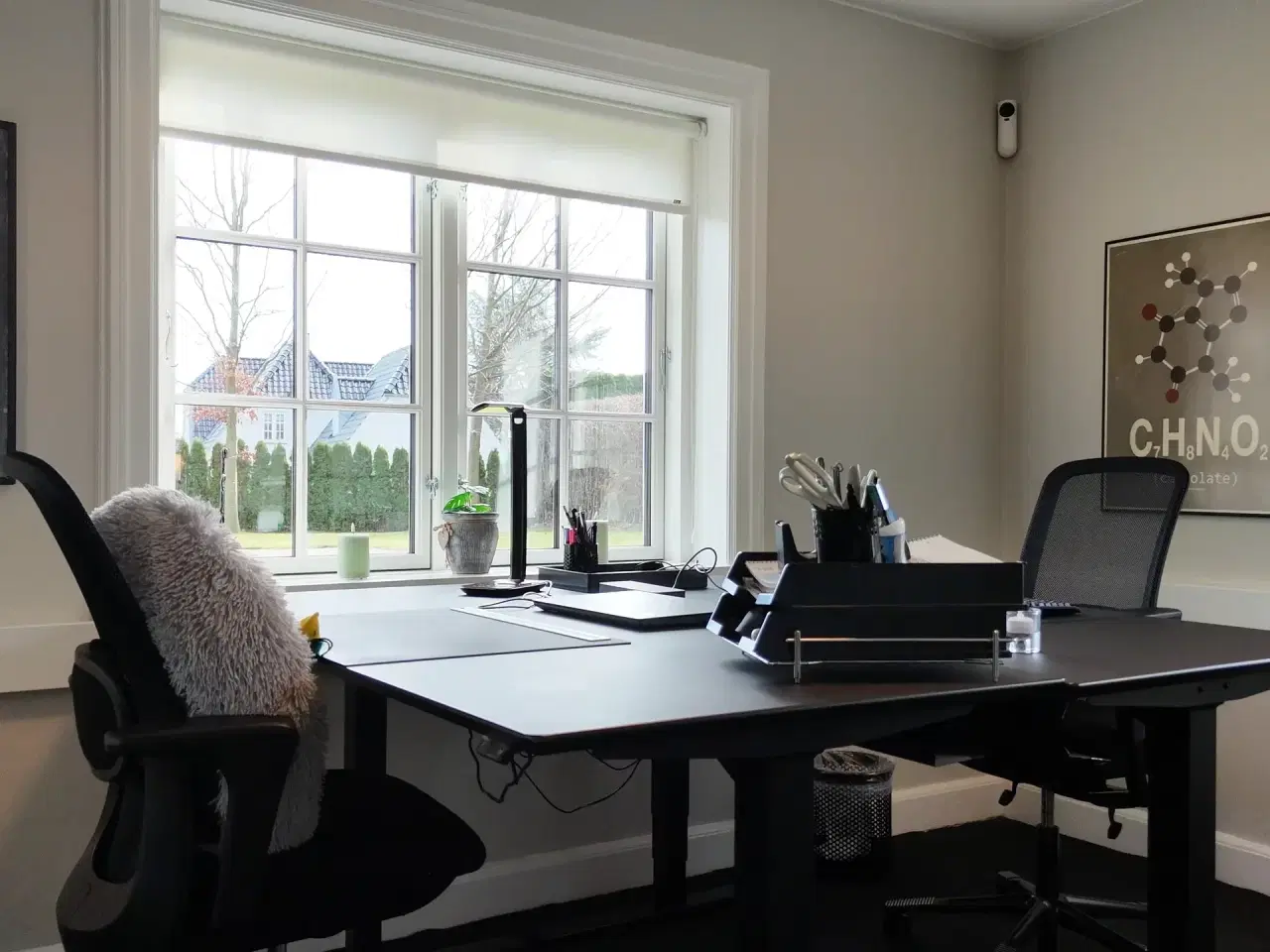 Billede 2 - Eksklusivt møbleret kontor i nyistandsatte. historiske lokaler